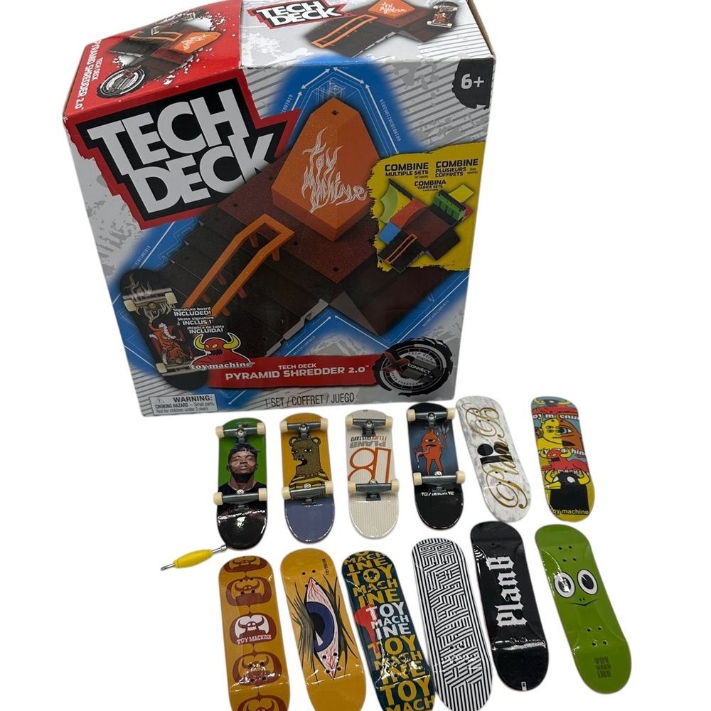 Tech Deck Pyramid Shredder 2.0 Set with Fingerboards